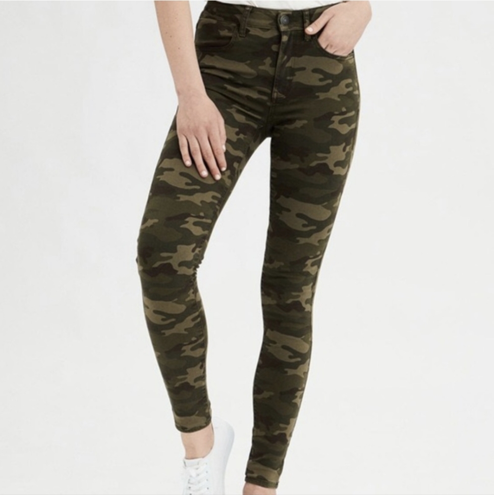American Eagle Camouflage High Rise Jegging JeansCrop Green Pockets Size 4 - Picture 1 of 13